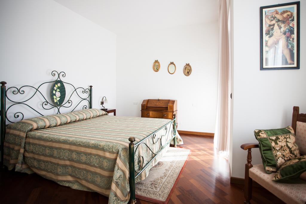 Residence Criro Marina Palmense Szoba fotó