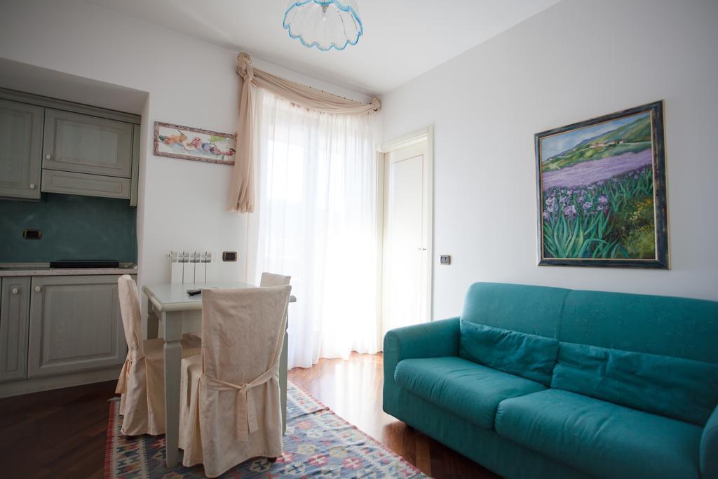Residence Criro Marina Palmense Szoba fotó